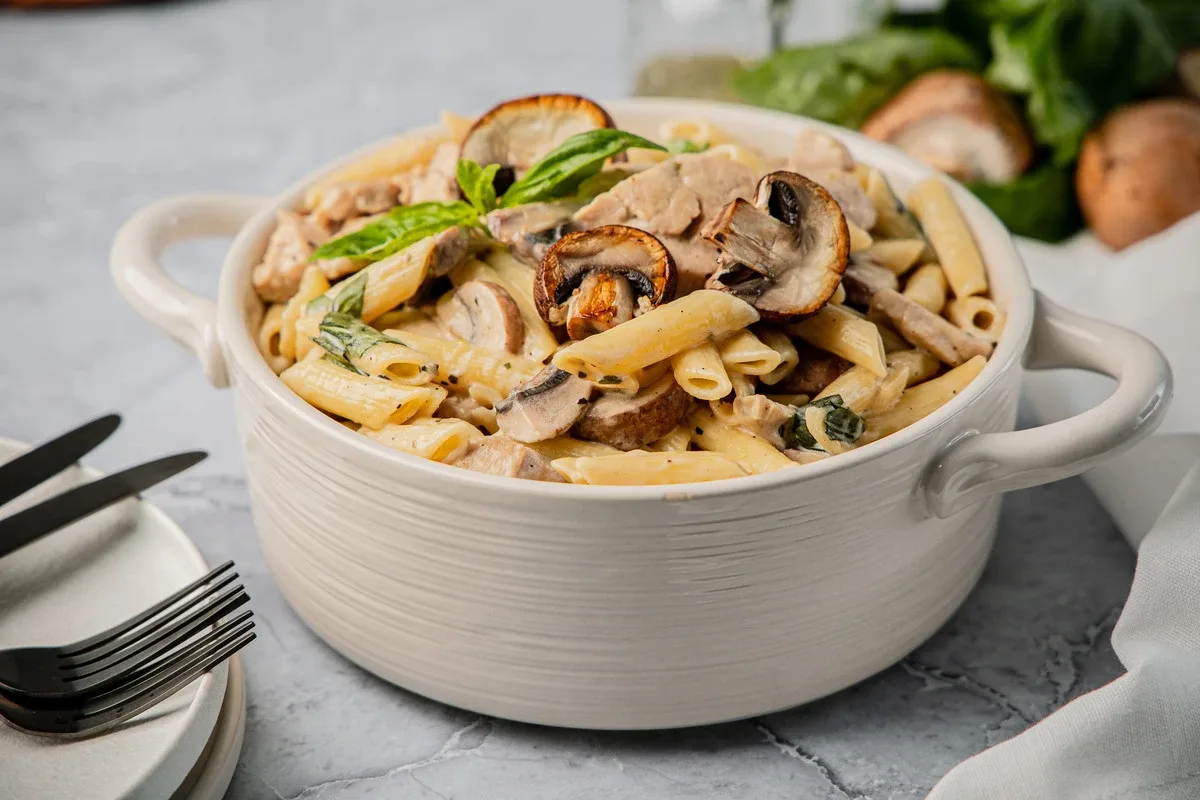 Lämmitä iltasi tällä herkullisella sienipasta