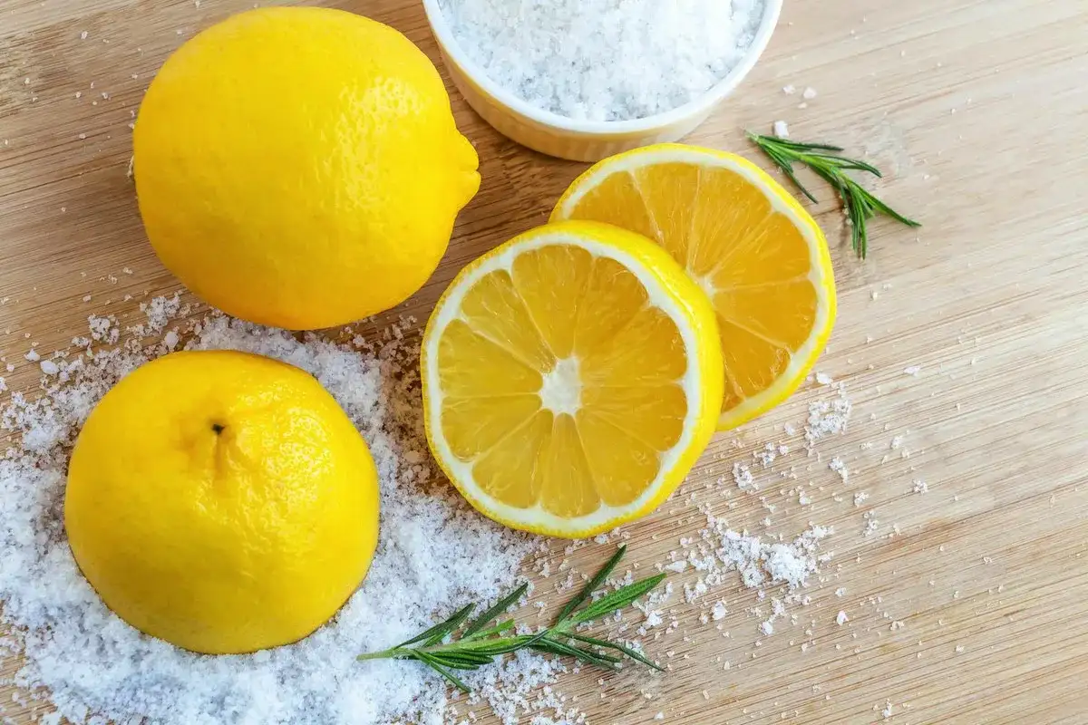 Puhdista negatiivinen energia vain viikossa tällä sitruuna- ja suolarituaalilla