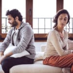 10 merkkiä siitä, että suhteenne on viilentynyt: Onko aika sytyttää rakkauden liekki uudelleen?