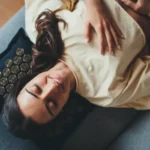 Hallitse välitön rauhallisuus suomalaisella 4-7-8 hengitystekniikan