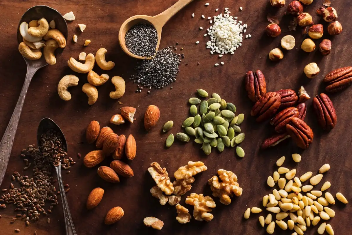 Paranna näköäsi pähkinöillä ja siemenillä: suomalainen ruokavalio silmien terveyttä varten