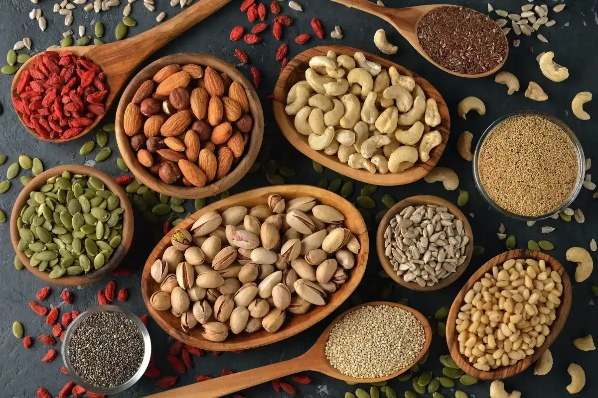 Paranna näköäsi pähkinöillä ja siemenillä: suomalainen ruokavalio silmien terveyttä varten