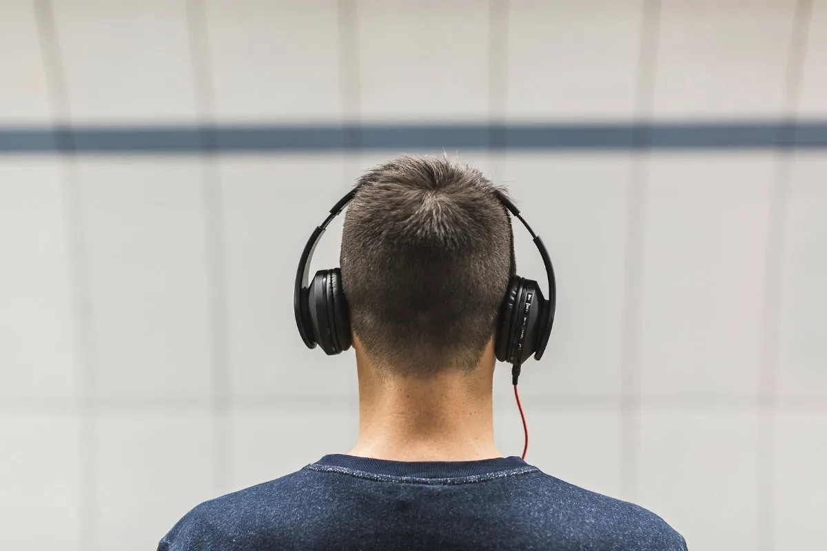 Pieni ilo surussa: Suomalainen tunnefilosofia musiikissa