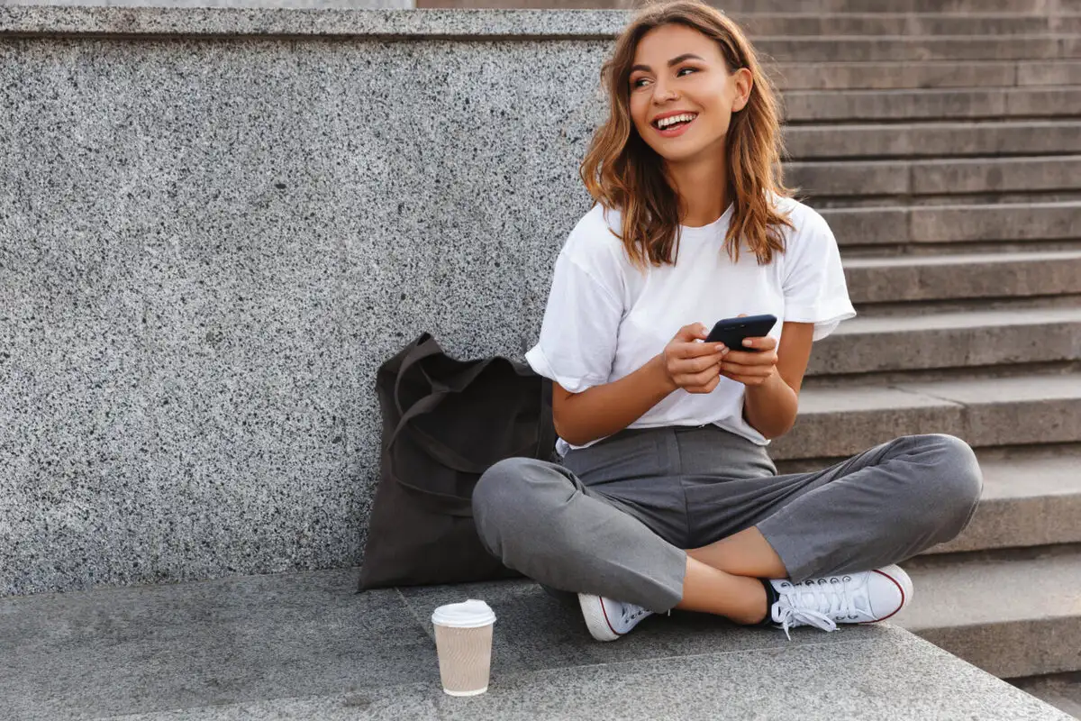 Miksi suomalaiset eivät kehuskele: Yllättävä vaatimattomuus menestyksestä huolimatta