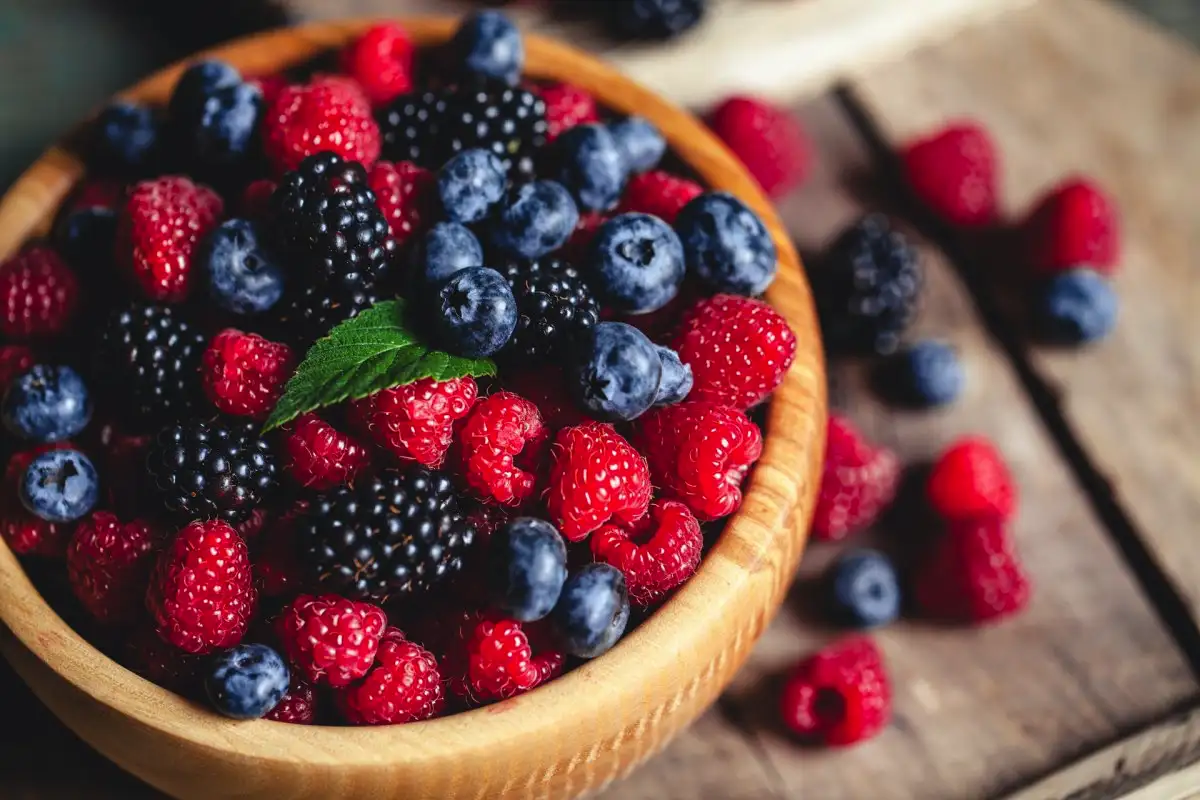 Kuinka syödä yli 45-vuotiaana: Ravitsemusterapeutit paljastavat 8 avainruokaa