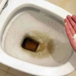 Ympäristöystävällinen wc puhdistus: 5 suomalaista vinkkiä ruokasoodan ja etikan avulla