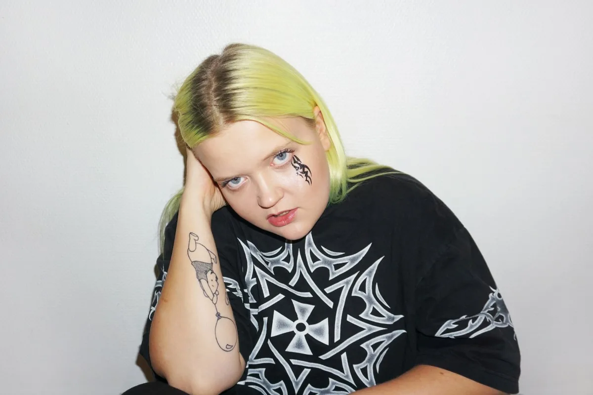 Alma – kirkas laulaja maailmankiertueella: Tunne suomalainen rytmi Euroopassa