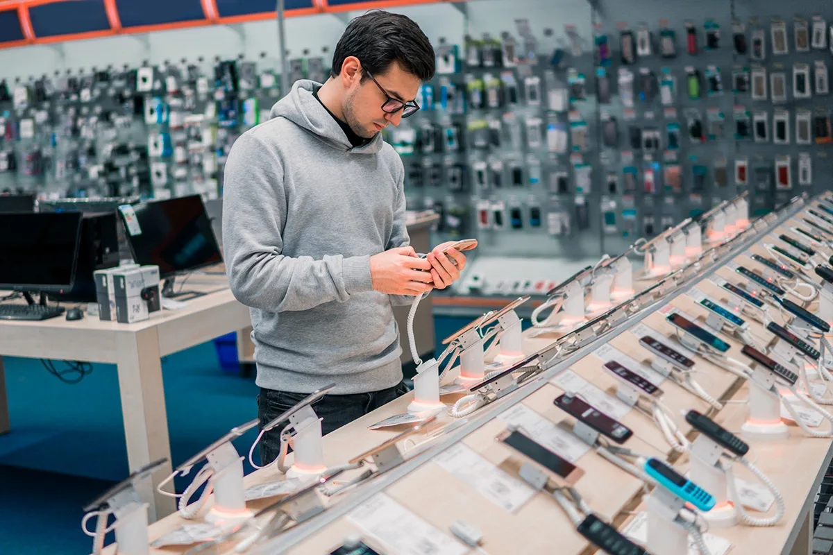 5 yleistä virhettä älypuhelimen valinnassa: Näin vältät rahan haaskaamisen