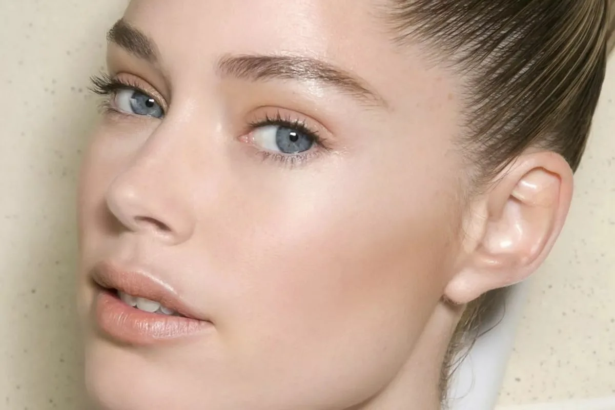Minimalismi meikissä: Kevyt meikkivoide Helsingissä – Luonnollisen kauneuden salaisuudet