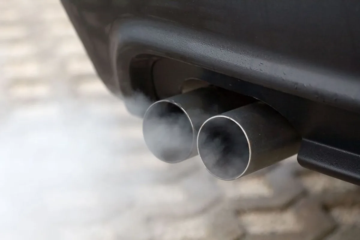 Bensiinin lisäaineiden viisi myyttiä: Korjaavatko ne todella vaurioituneita moottoreita?