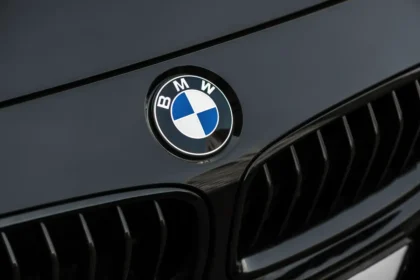 BMW x SipaBoards: Sähköinen SUP-lauta vie vesiseikkailut uudelle tasolle