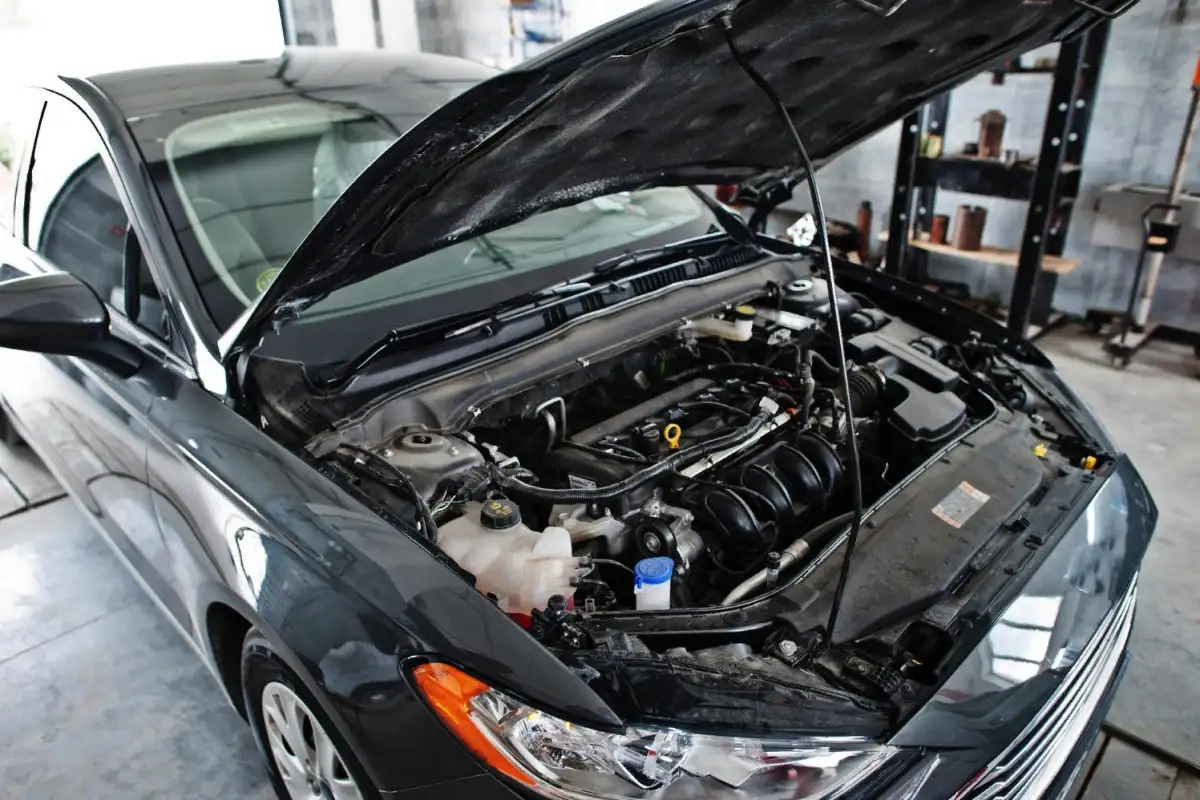 Miksi dieselautot kuulostavat erilaiselta kuin bensiiniautot?