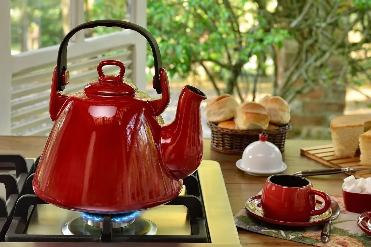 Miksi mateen ja teekannuun kannattaa suihkuttaa etikkaa: Mitä se tarkoittaa?