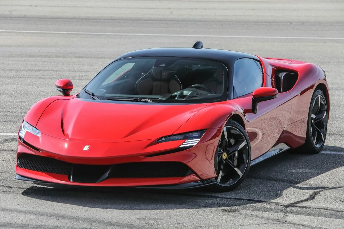 Ferrari Elettrica: Kuuluuko sähkö-Ferrari samalta kuin perinteiset ikonit?