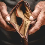 "Useimmat ihmiset köyhtyvät": Tekoälyn kummisetä varoittaa massatyöttömyydestä kapitalismin varjolla