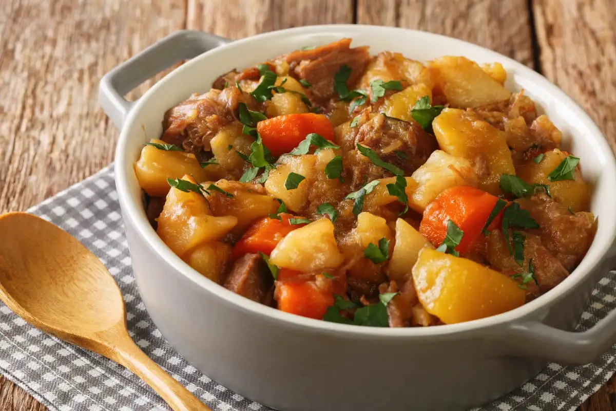 Isoäidin Salainen Vinkki: Näin Saat Guisoon Lisää Makua Kylminä Päivinä – Selleri Muuttaa Kaiken