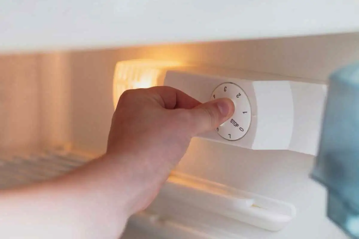 Tiesitkö? Jääkaapin säätöpyörä ei näytä asteita – mutta sen oikea käyttö säästää energiaa