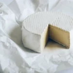 Juusto vahapaperissa: Suomalainen tapa pitää maku tallella