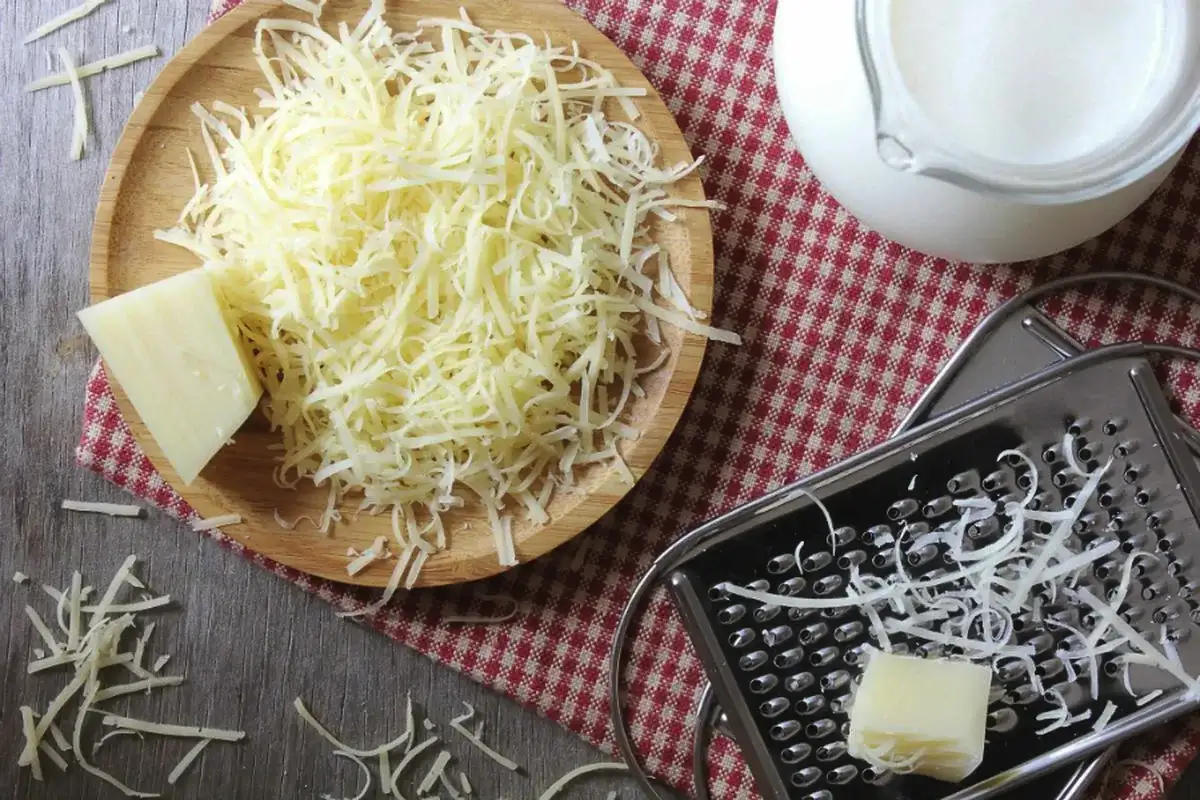 Juustoraastaminen helposti: Kolme nerokasta vinkkiä reseptikehittäjältä Tampereelta
