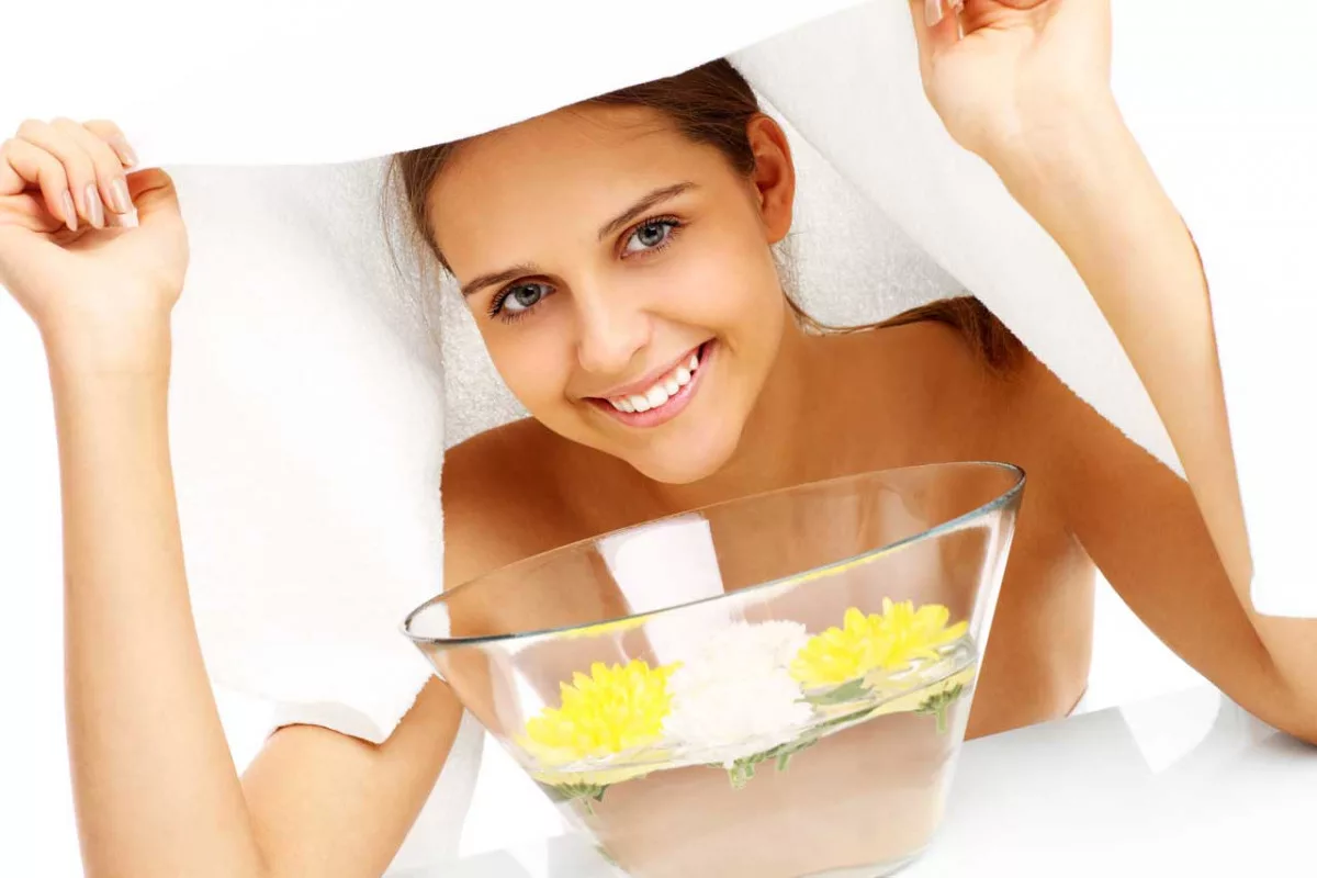 Kamomillahöyry Lapissa: Suomalainen detox-rituaali ihon hyvinvointiin