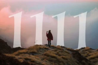 Kellonaika 11:11: Mitä Peiliaika Merkitsee – Universumin Salainen Viesti Sinulle