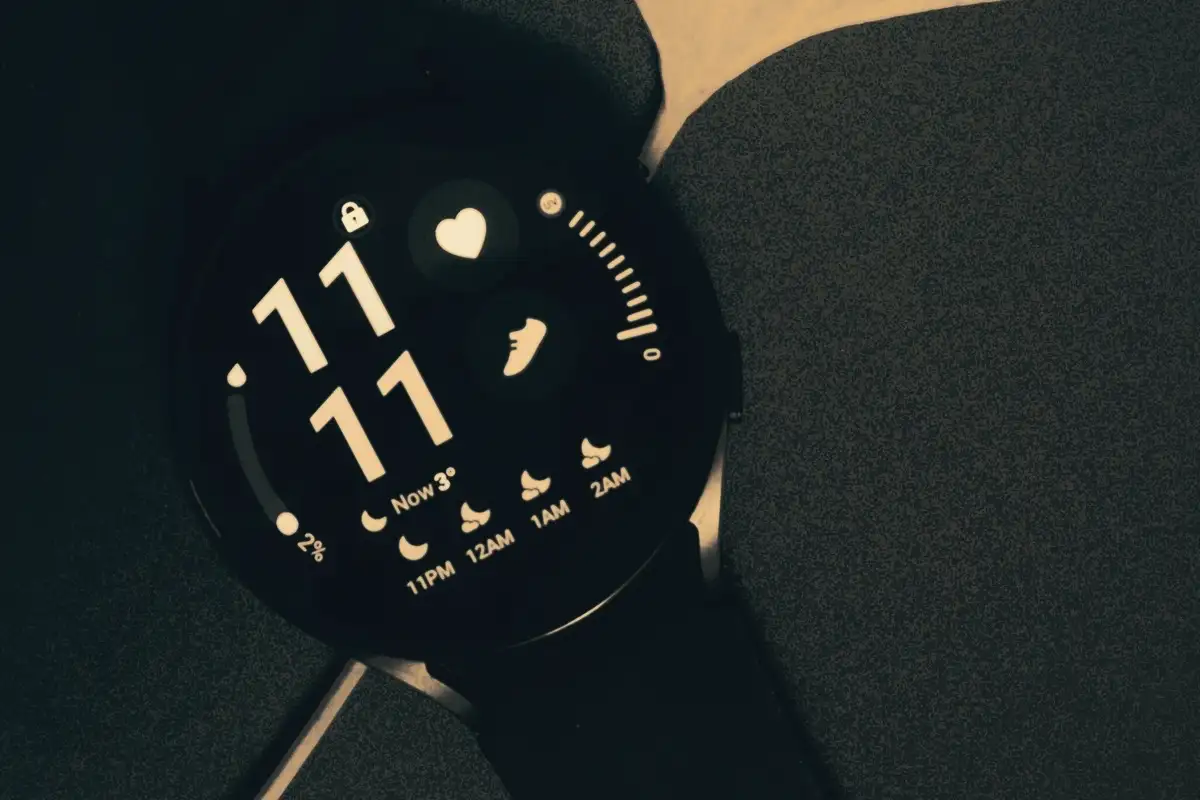 Kellonaika 11:11: Mitä Peiliaika Merkitsee – Universumin Salainen Viesti Sinulle