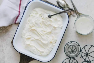 Kermajuustokreemi: Resepti, joka tekee jälkiruoistasi täydellisiä