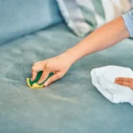 Poista tahrat ja lika helposti: Kompakti pesuimuri pelastaa sohvat ja matot