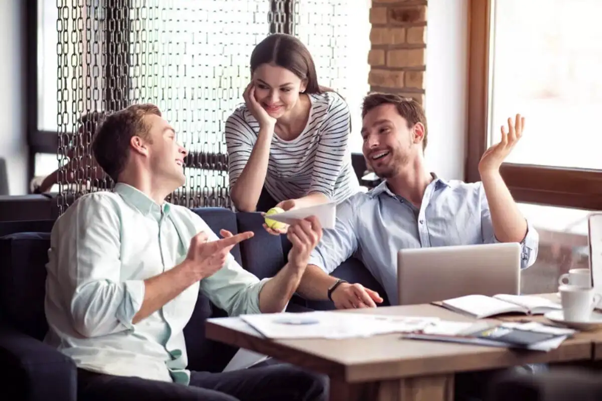 Kuunteleminen: Avaa ovi toisen maailmaan aamun rauhassa