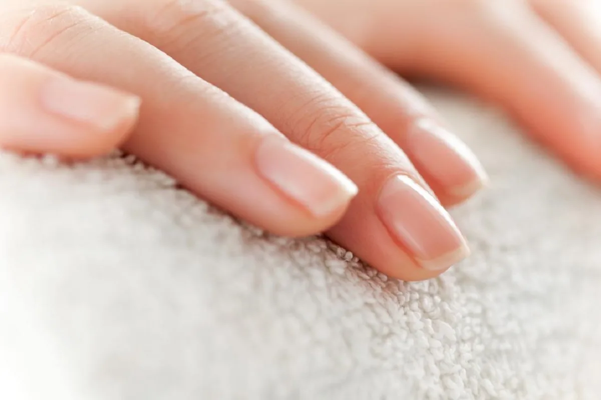 Kynsien uurteet: Mitä ne tarkoittavat ja miten ne voivat vaikuttaa terveyteesi?