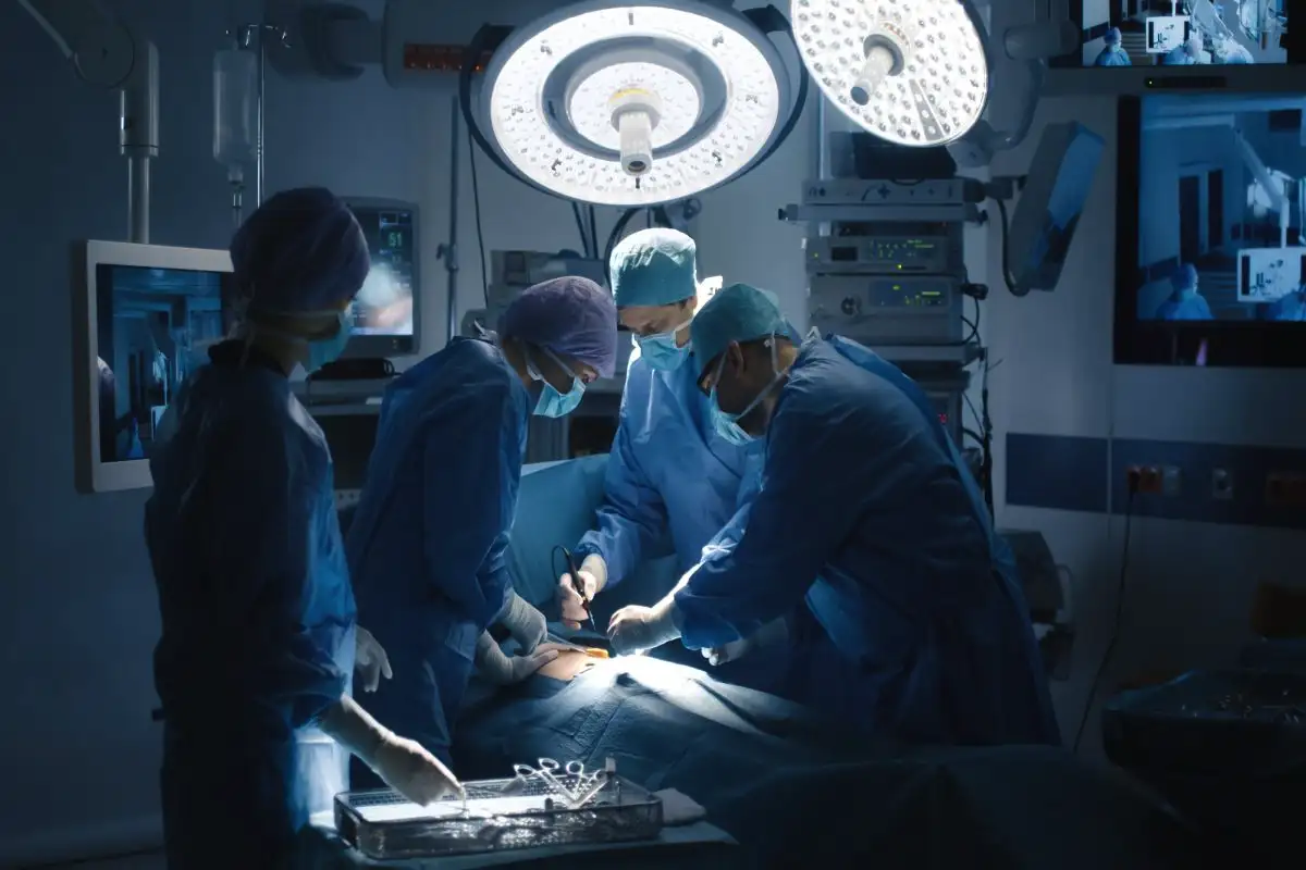 Värien voima leikkaussalissa: Miksi seinät eivät ole valkoisia