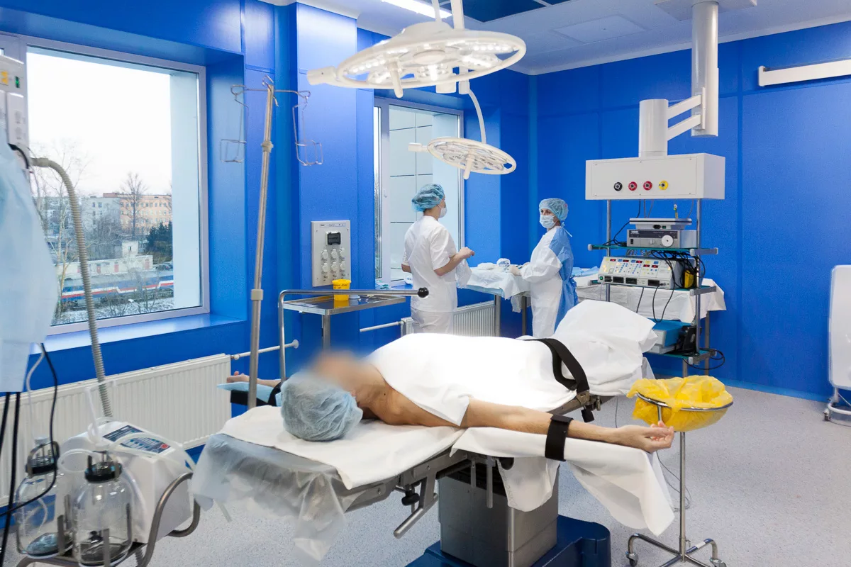 Värien voima leikkaussalissa: Miksi seinät eivät ole valkoisia