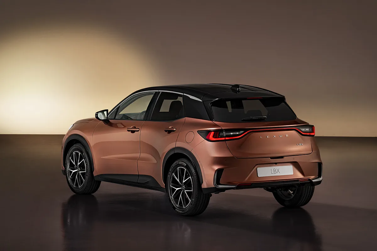 Lexus tuo tuoksun eturiviin: Tältä haisevat japanilaisen luksusmerkin uudet mallit