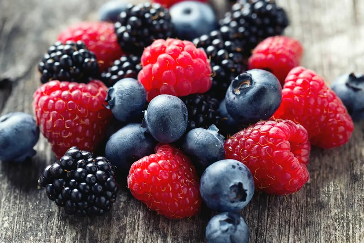 Marjat jälkiruoan sijaan: Suomalainen välipala Oulussa – terveellinen tapa hallita painoa