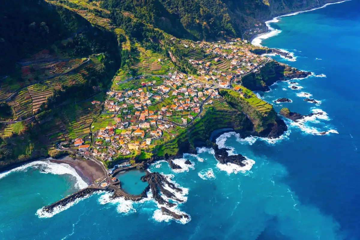 Marraskuun kuumimmat lomakohteet: 10 paikkaa, joissa lämpötila pysyy yli +21°C