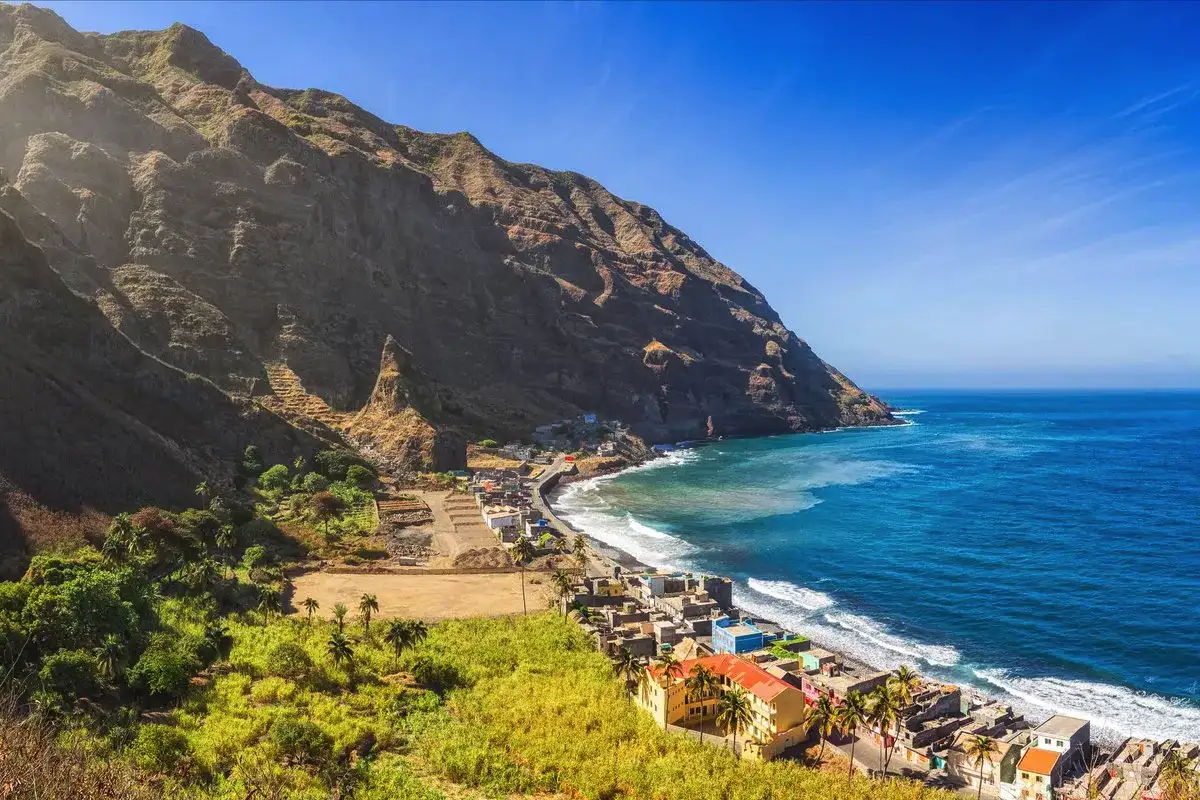 Marraskuun kuumimmat lomakohteet: 10 paikkaa, joissa lämpötila pysyy yli +21°C