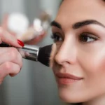 Heitä hyvästit meikille: maailmanlaajuinen trendi, joka muuttaa kauneuden määritelmän