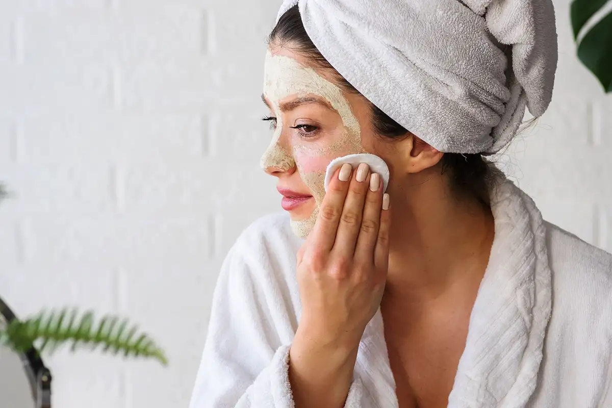 Heitä hyvästit meikille: maailmanlaajuinen trendi, joka muuttaa kauneuden määritelmän