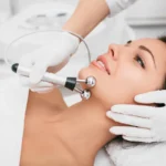 Mikrotokien salaisuus: Trendikäs ihonhoito vai todellinen nuoruuden lähde?