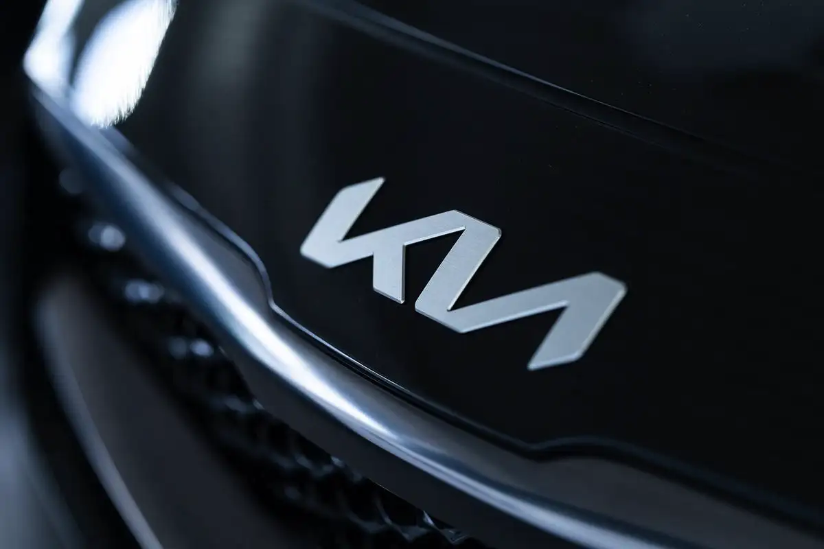 Viisi automerkkiä, jotka hurmaavat naiset: miksi ne erottuvat naismarkkinoilla