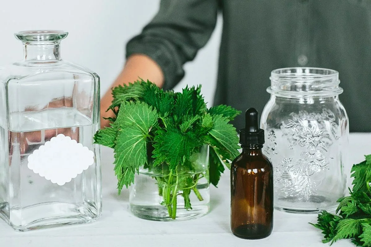 Nokkosveden voima: Vahvista hiusten juuria Helsingissä