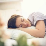 Sinisen Valon Salaisuus: Miksi Suomalaiset Nukkuvat 8 Tuntia Ja Elävät Pitkään