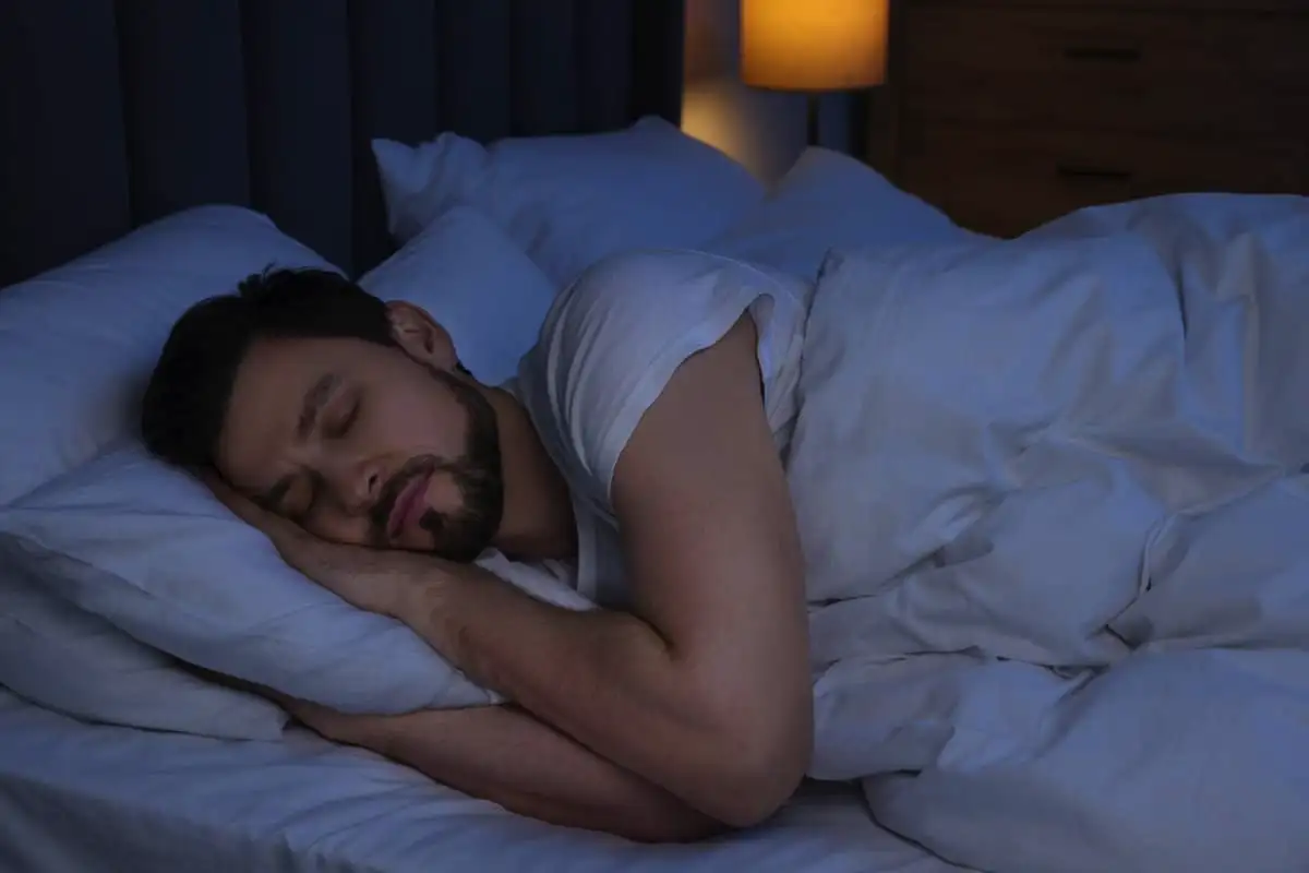 Sinisen Valon Salaisuus: Miksi Suomalaiset Nukkuvat 8 Tuntia Ja Elävät Pitkään