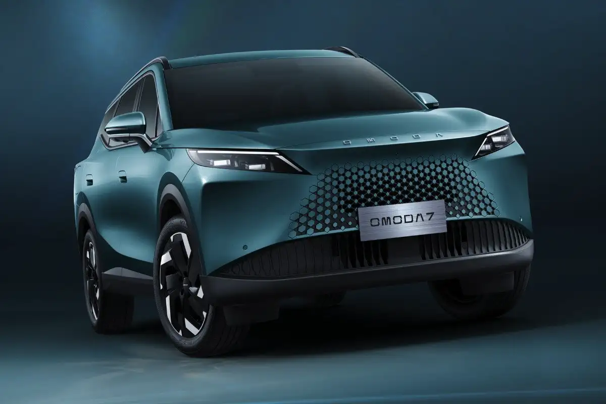 OMODA 7 SHS: Futuristinen sähköinen hybridi-SUV saapuu Suomeen loppuvuodesta 2025