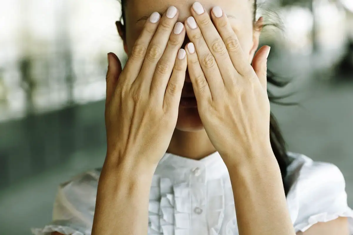 Palming-harjoitus: Luonnollinen tapa rentouttaa silmiä