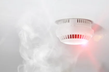 Palovaroittimet: Suomalainen turvallisuushitti Oulusta pelastaa koteja