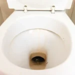 Poista pinttynyt lika ja kalkki: Kotitekoinen resepti, joka tekee wc:stä säihkyvän puhtaan