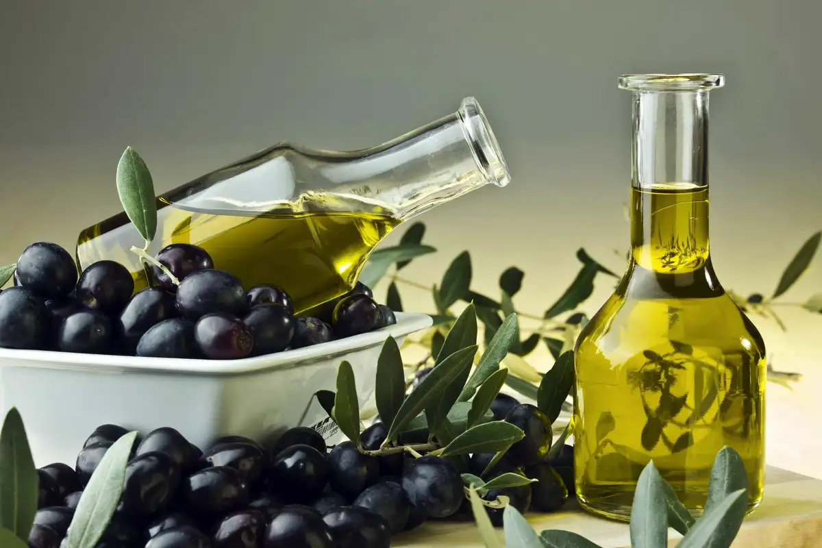 Puhdista puiset aterimet vaivatta: Isoäitien salaisuus paljastuu!