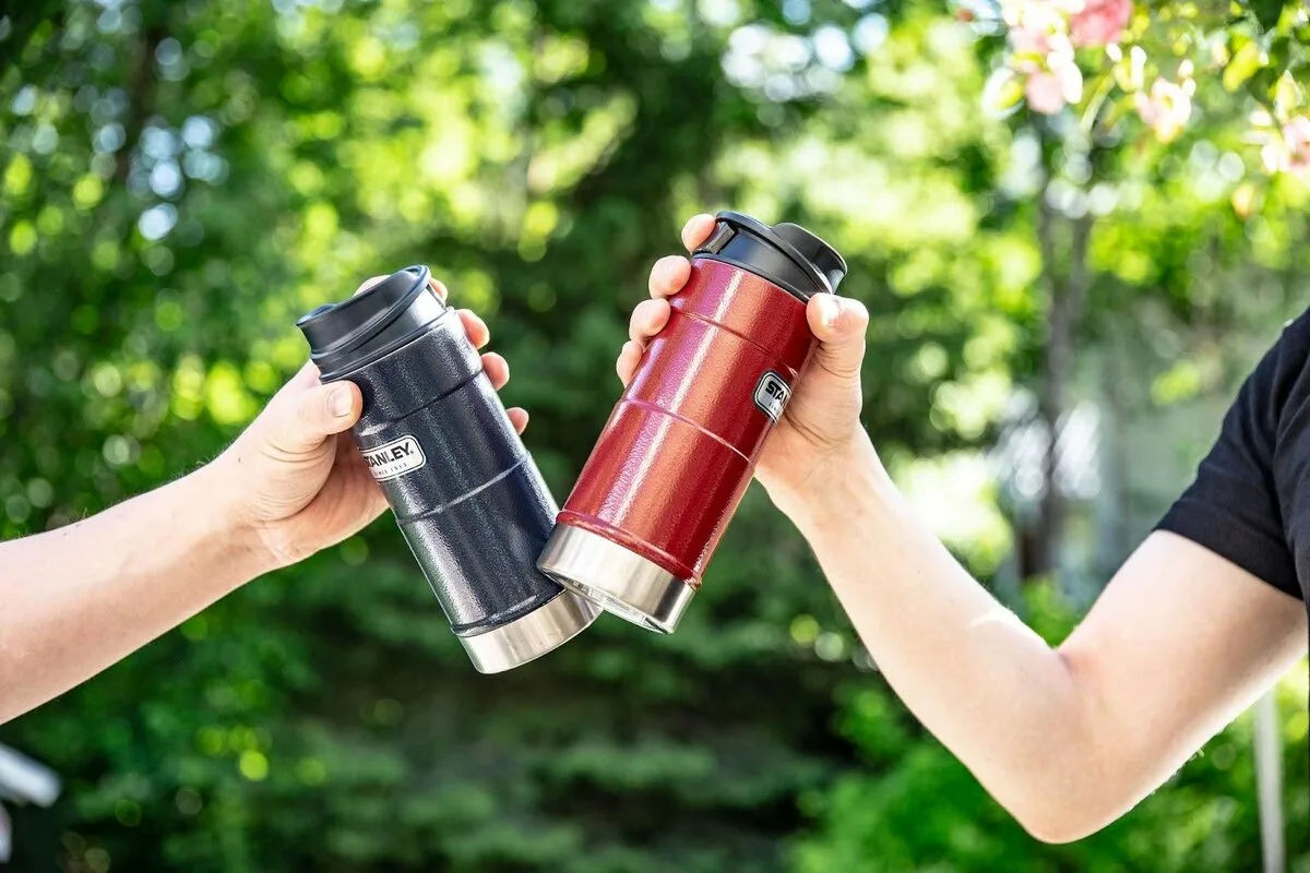 Näin puhdistat uudelleenkäytettävät pullot oikein: Vältä bakteerit ja home