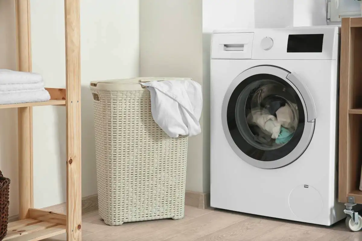 Vältä nämä virheet pyykinpesussa: Näin saat pyykkisi puhtaaksi ja koneesi kestämään!